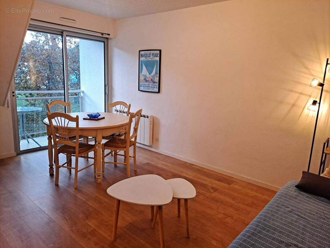 Appartement à NESLES