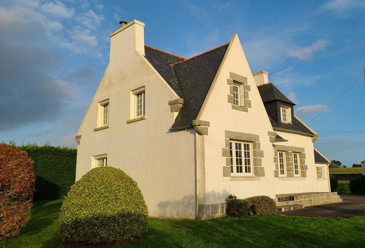 Maison à PLOUEZOC&#039;H