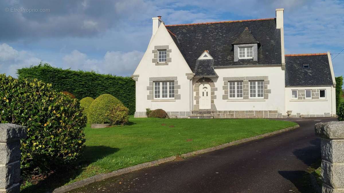 Maison à PLOUEZOC&#039;H