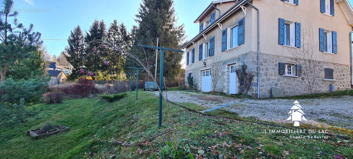 Maison à LE CHAMBON-SUR-LIGNON