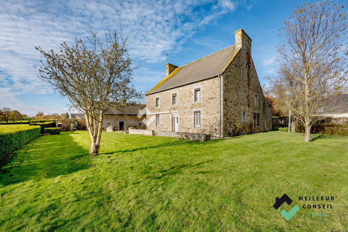 Maison à SAINT-DONAN