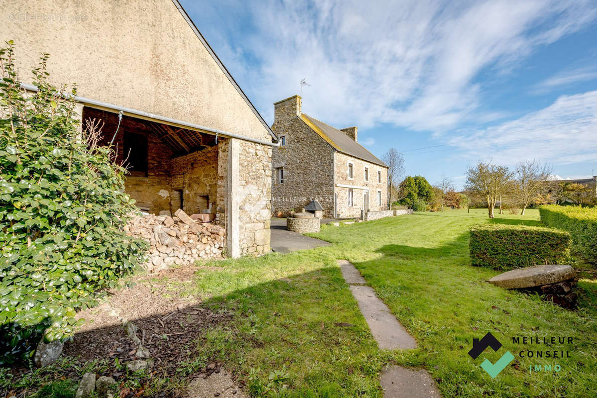 Maison à SAINT-DONAN