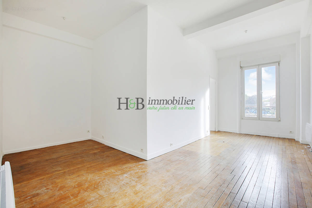 Appartement à IVRY-SUR-SEINE