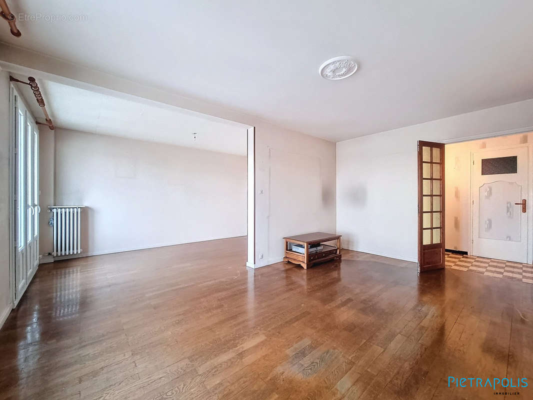 Pièce de vie - Appartement à LYON-8E