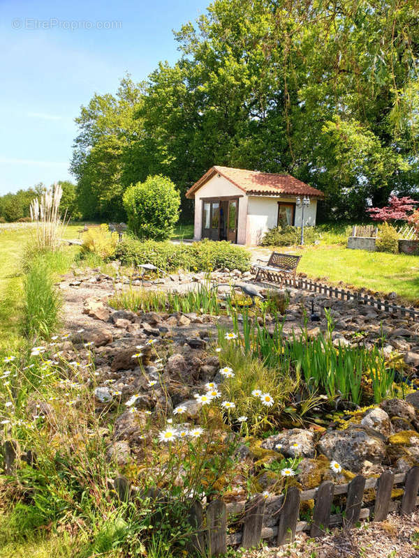 TERRAIN - Maison à PRESSIGNAC