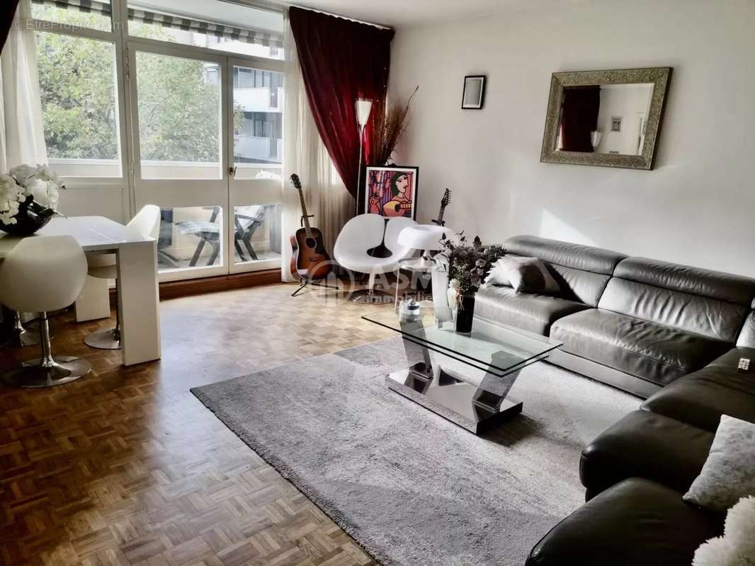 Appartement à PARIS-20E