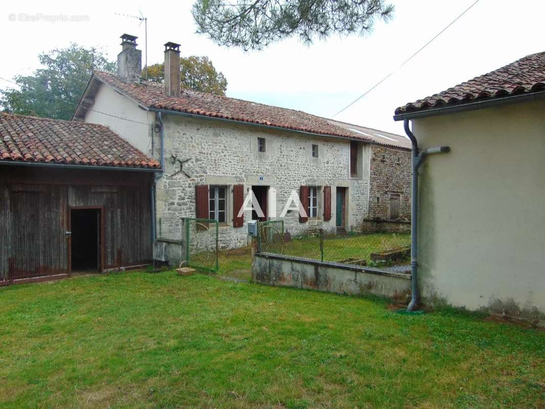 Maison à LE BOUCHAGE