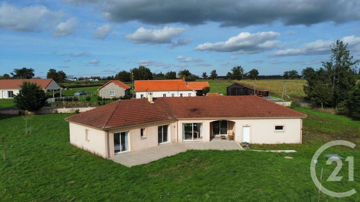 Maison à SAINT-POURCAIN-SUR-BESBRE