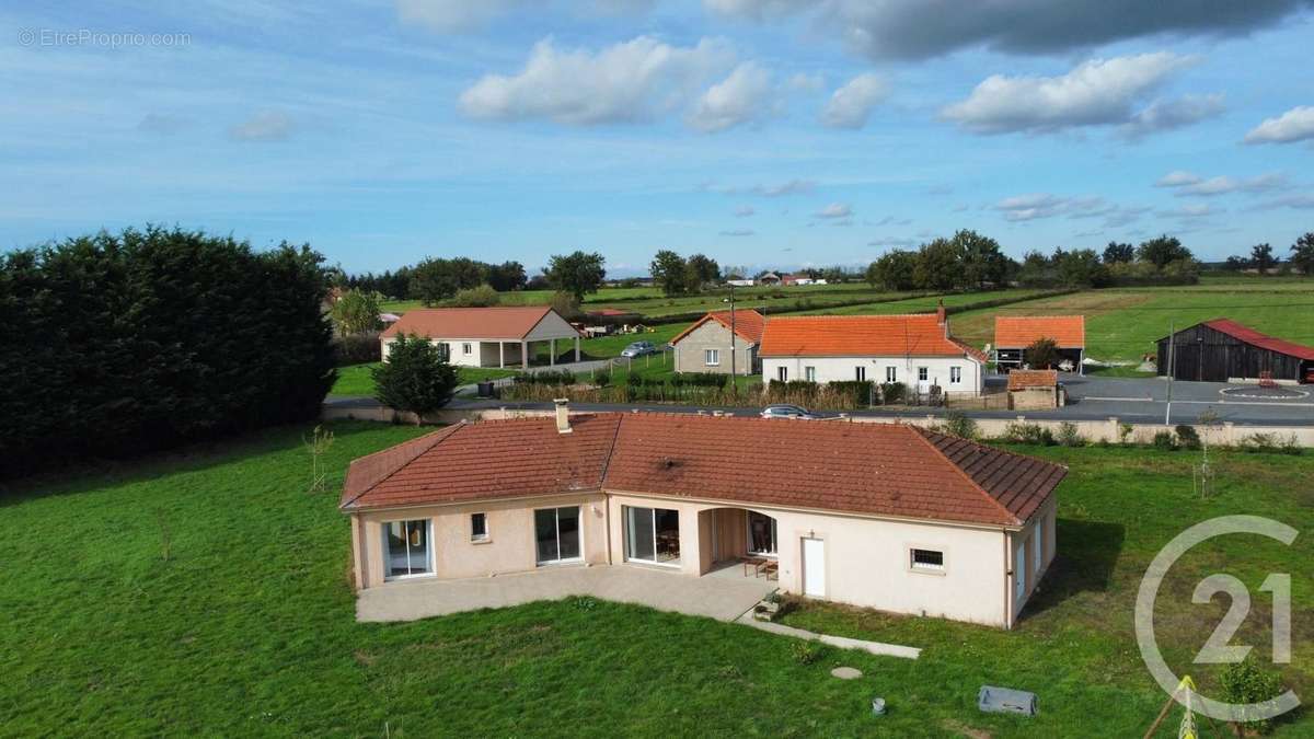 Maison à SAINT-POURCAIN-SUR-BESBRE