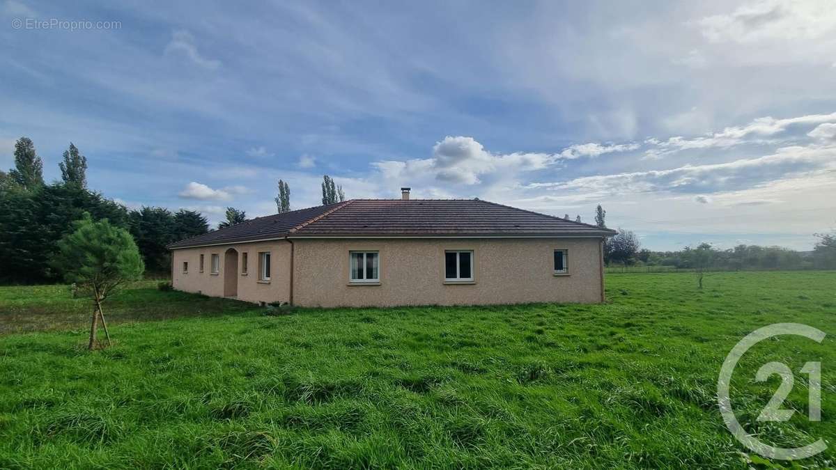 Maison à SAINT-POURCAIN-SUR-BESBRE