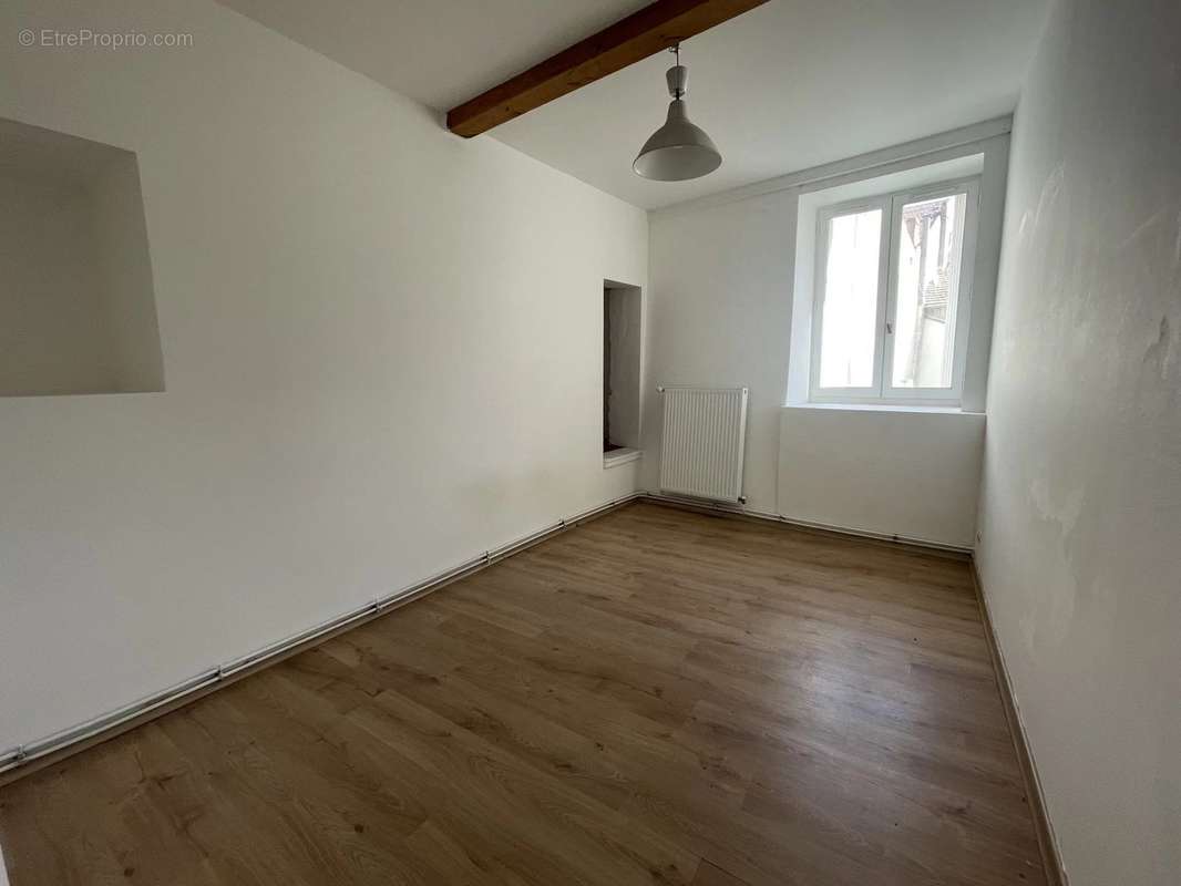 Appartement à LE TEIL