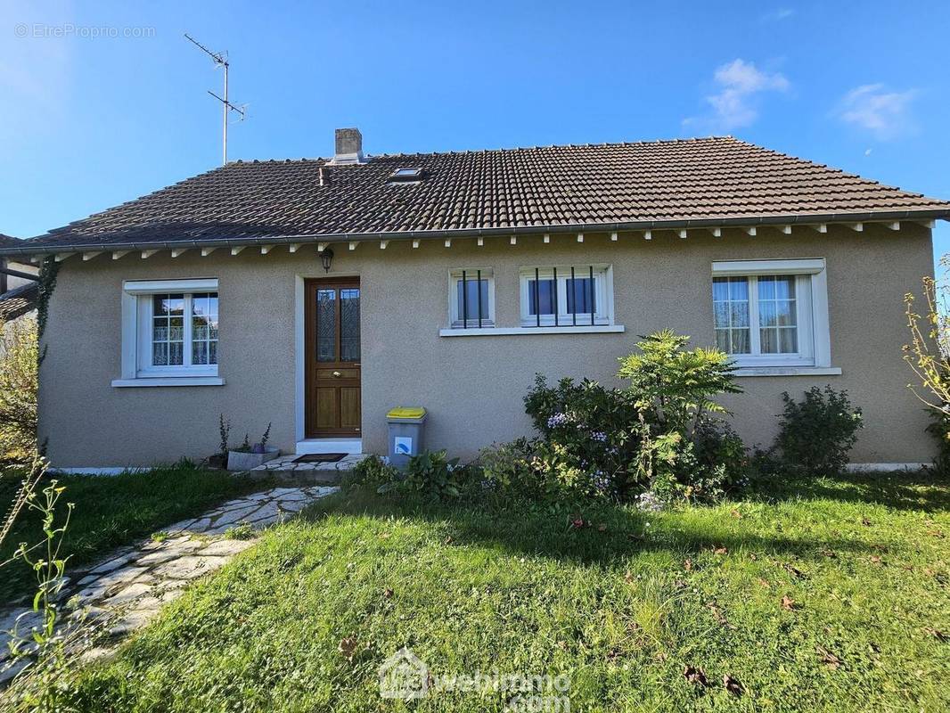 Une autre vue de la maison. - Maison à TREUZY-LEVELAY