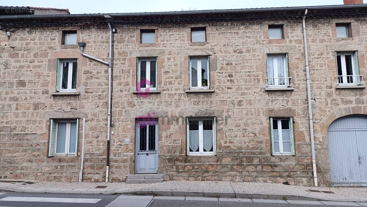 Appartement à LURIECQ