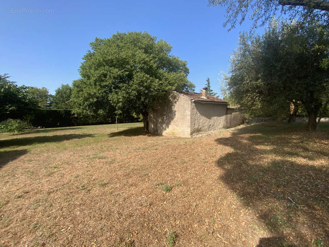 Terrain à UZES