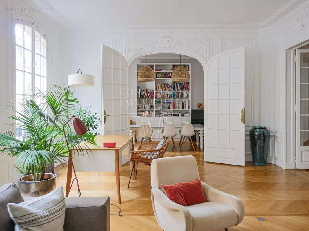 Appartement à PARIS-8E