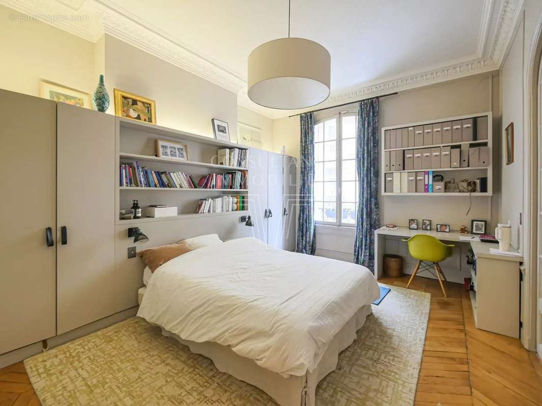 Appartement à PARIS-8E