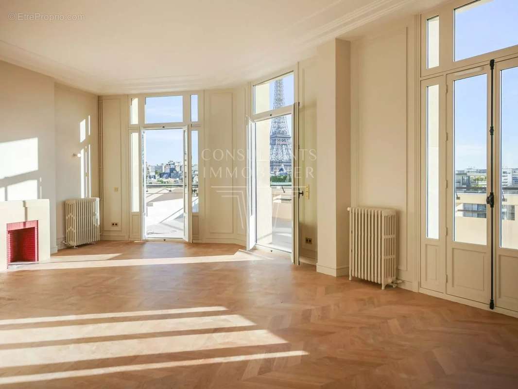 Appartement à PARIS-16E