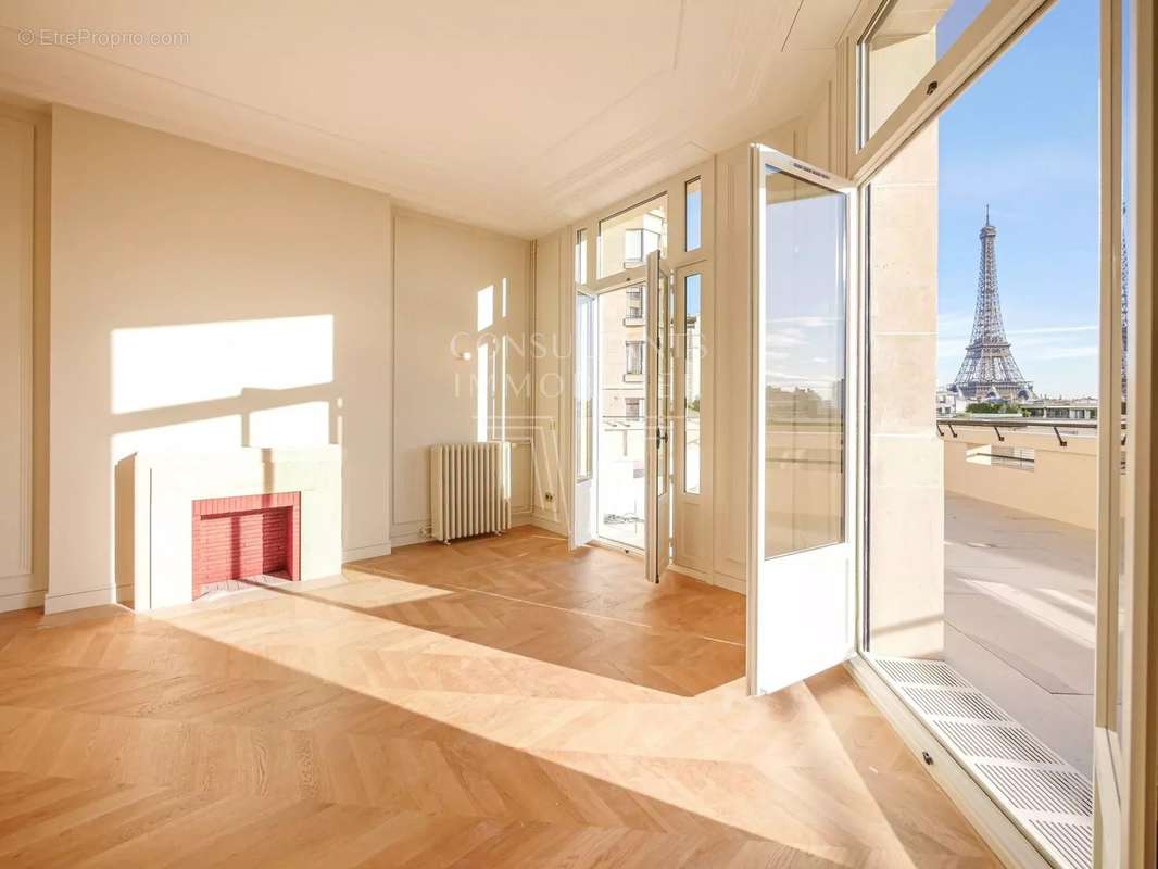 Appartement à PARIS-16E