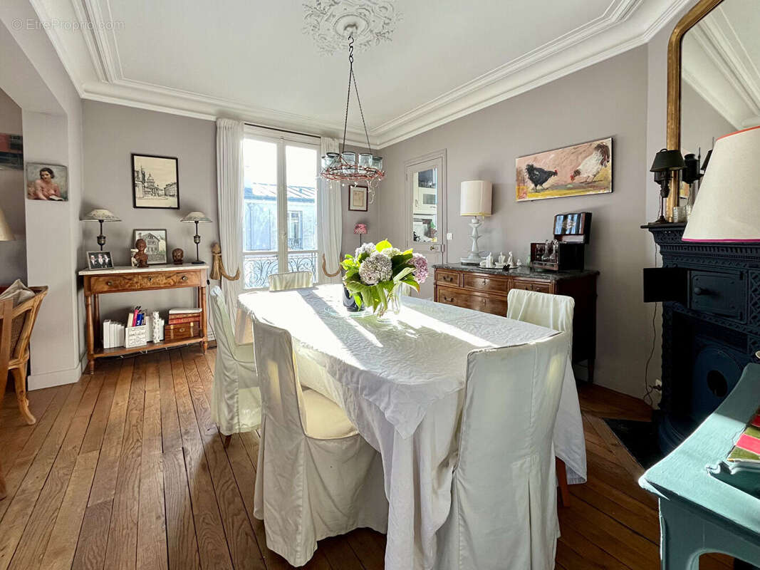 Appartement à NEUILLY-SUR-SEINE