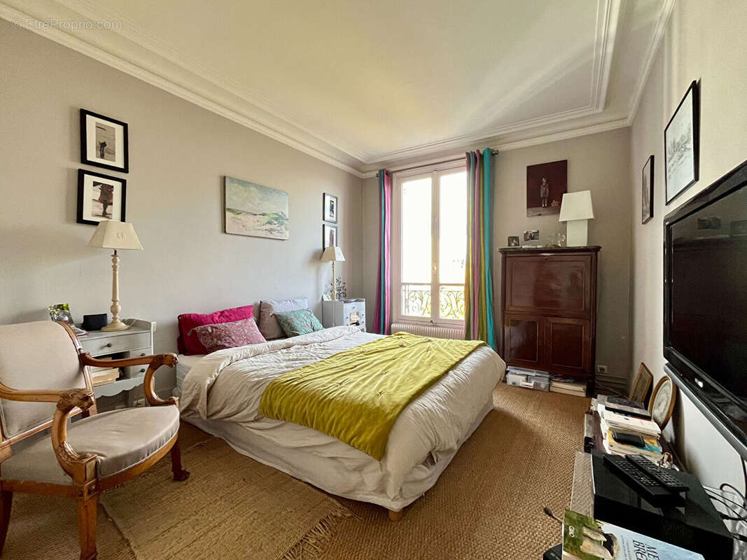 Appartement à NEUILLY-SUR-SEINE