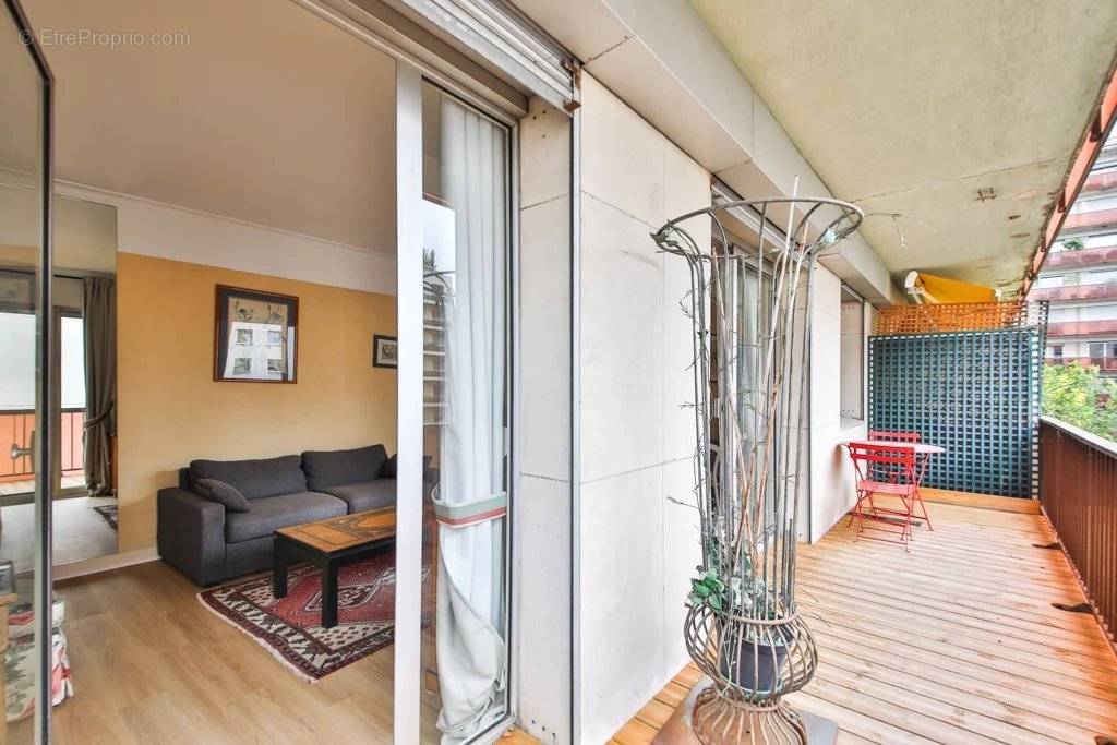 Appartement à PARIS-7E