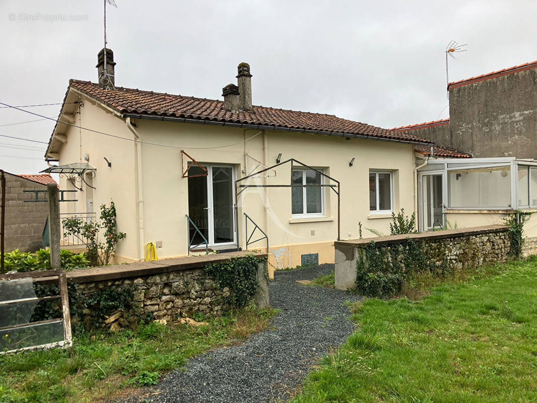 Maison à FONTENAY-LE-COMTE