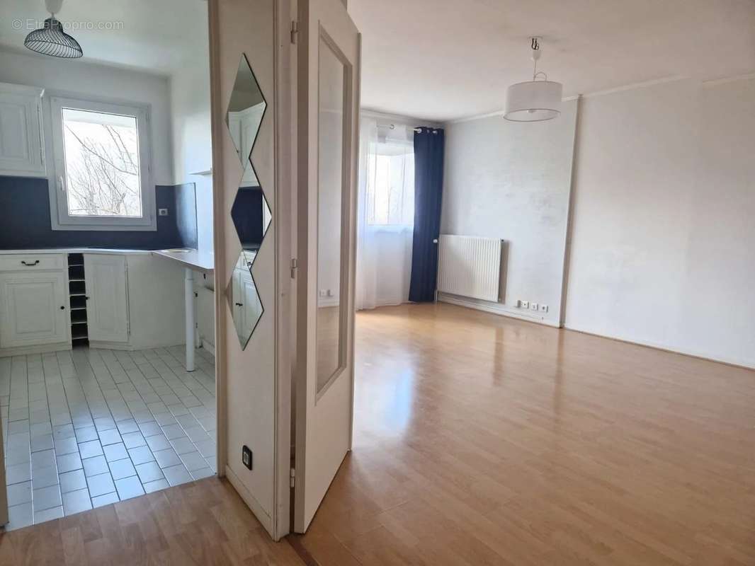 Appartement à MONTIGNY-LE-BRETONNEUX