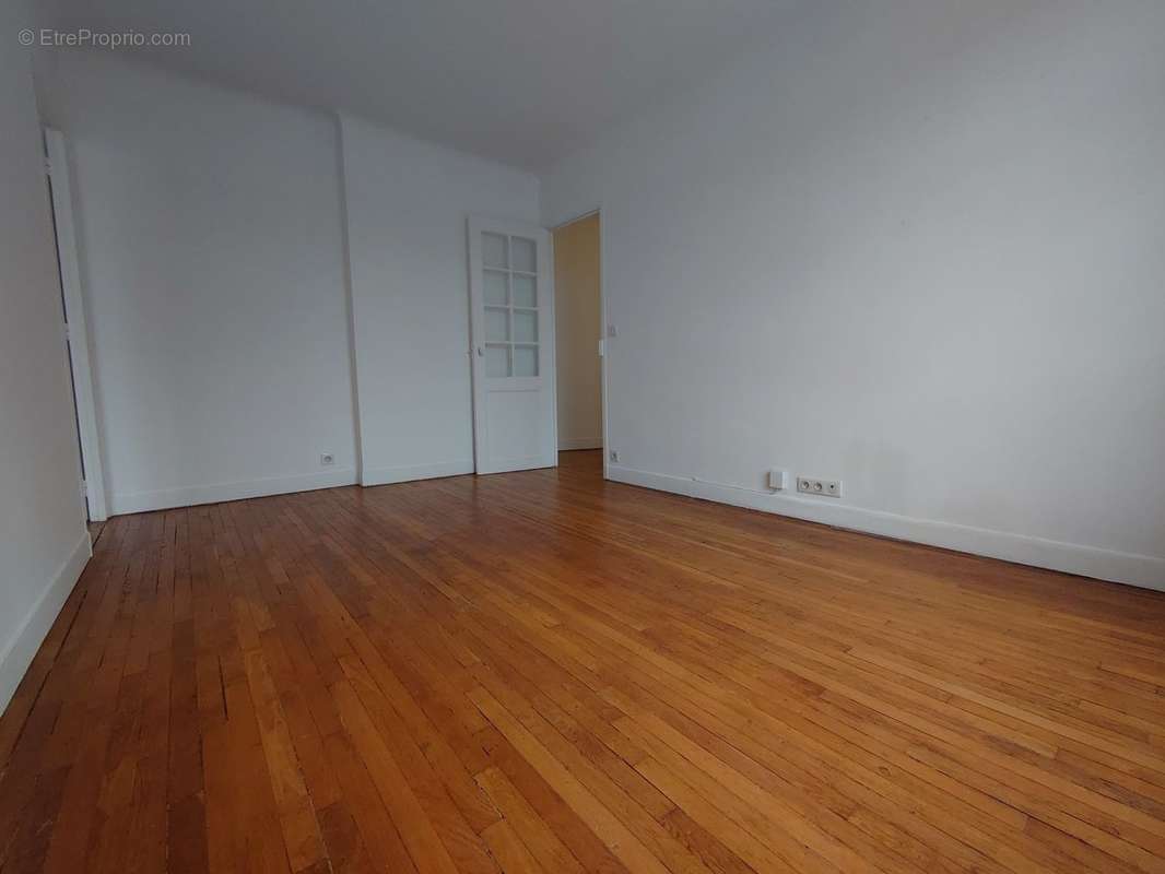 Appartement à PARIS-11E