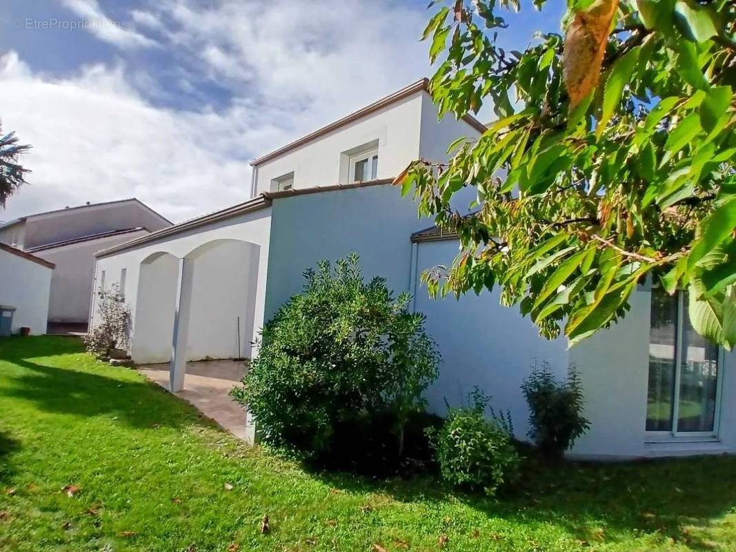 Maison à SAINT-SEBASTIEN-SUR-LOIRE