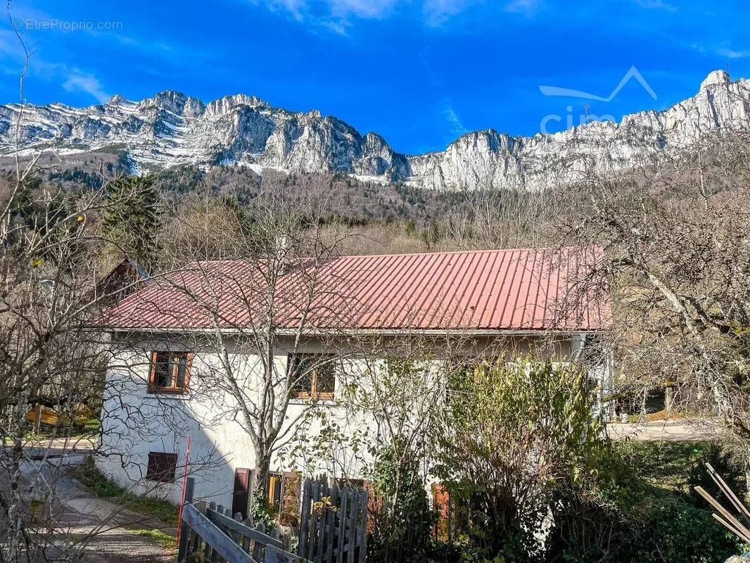 Maison à LA TERRASSE