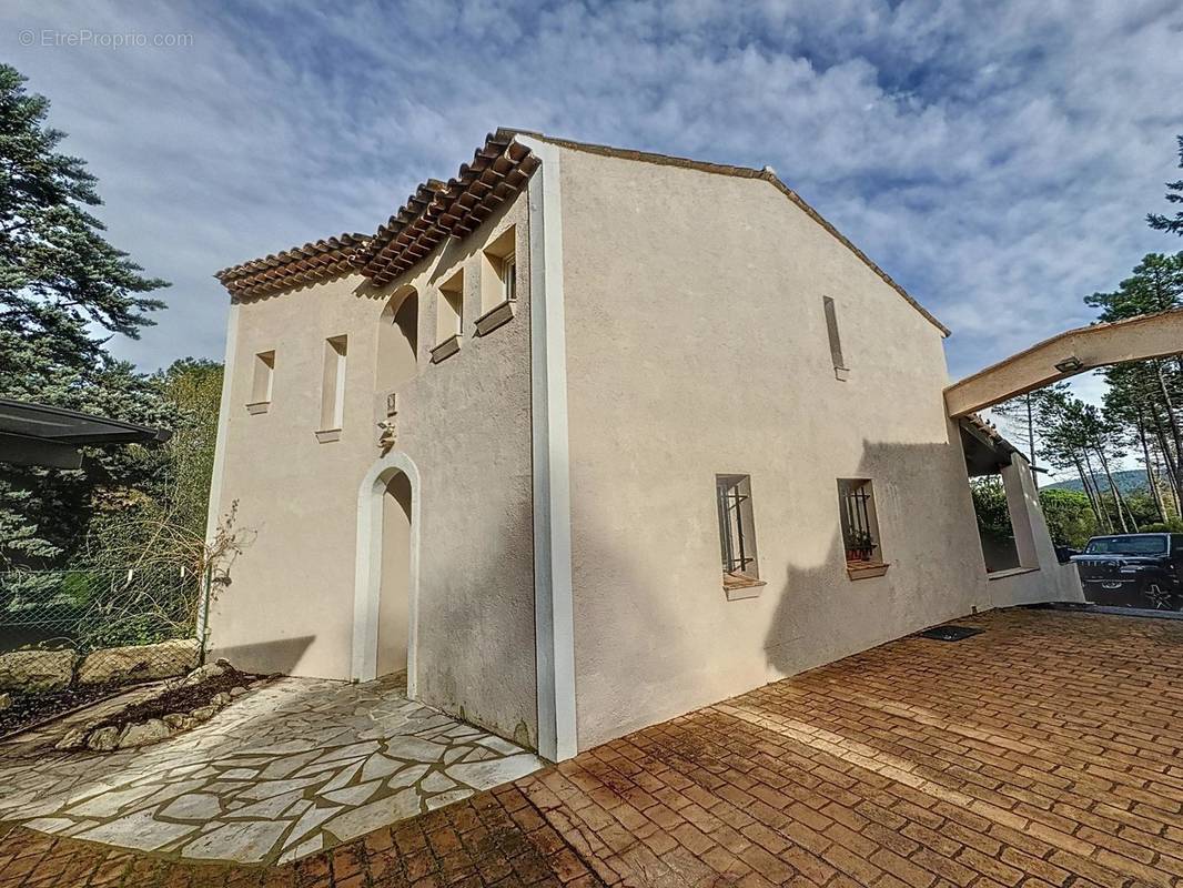 Maison à LES ADRETS-DE-L&#039;ESTEREL