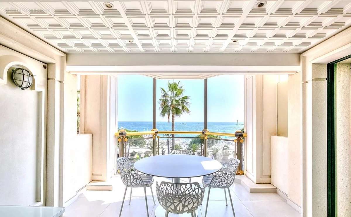 Appartement à CANNES