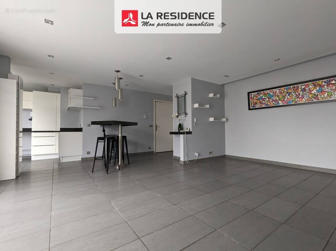 Appartement à MONTIGNY-LE-BRETONNEUX