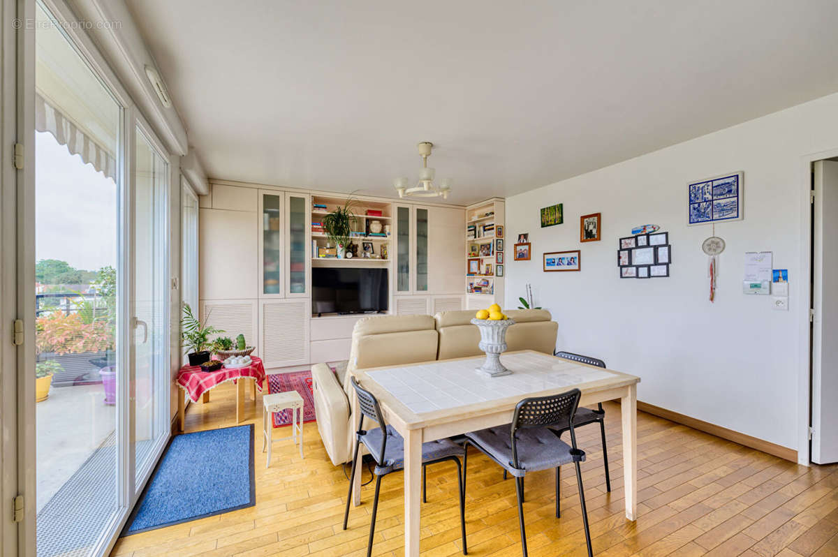 Appartement à LE PERREUX-SUR-MARNE