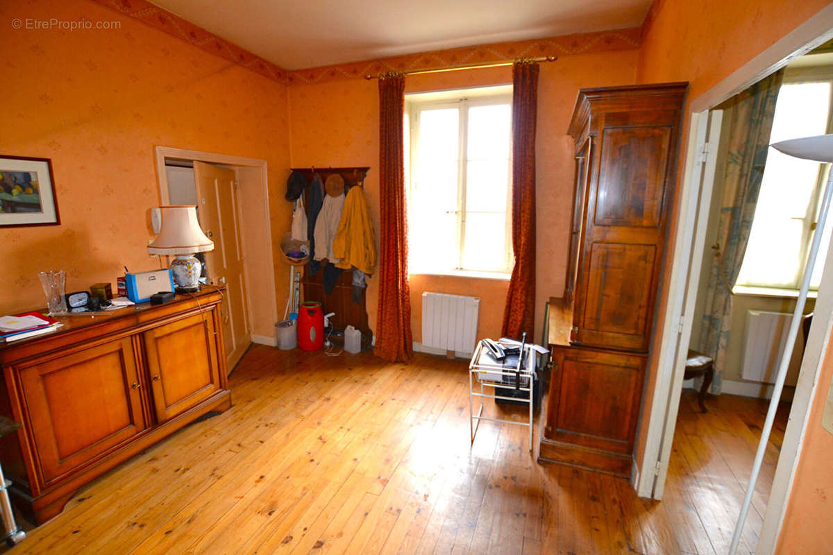 Appartement à SOUCIEU-EN-JARREST