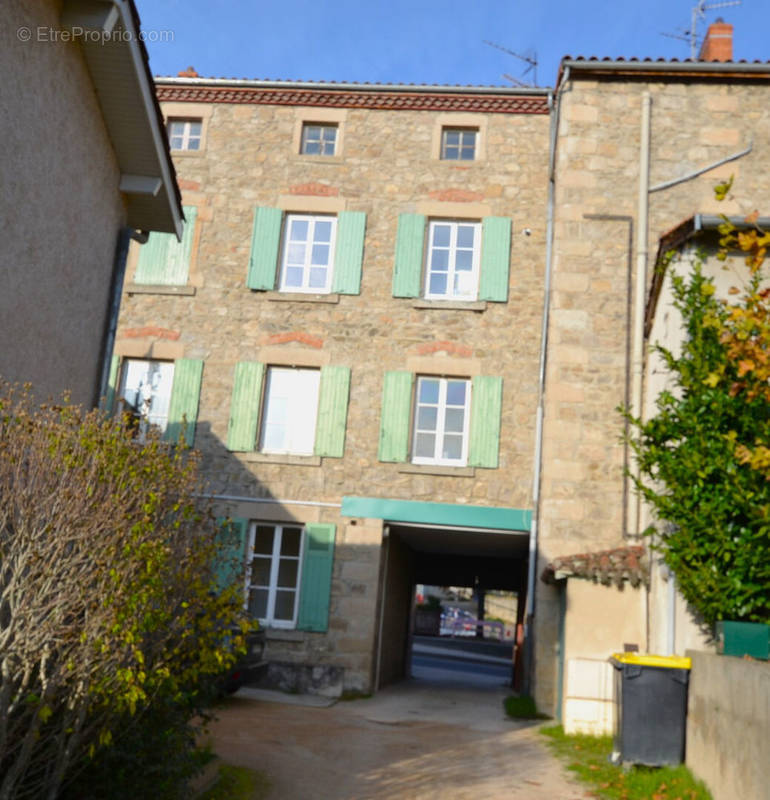 Appartement à SOUCIEU-EN-JARREST