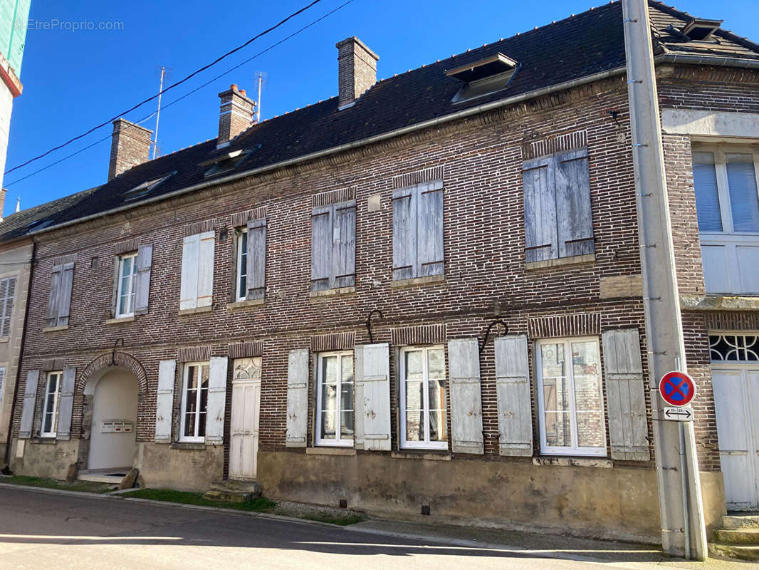 Appartement à SAINT-MARDS-EN-OTHE