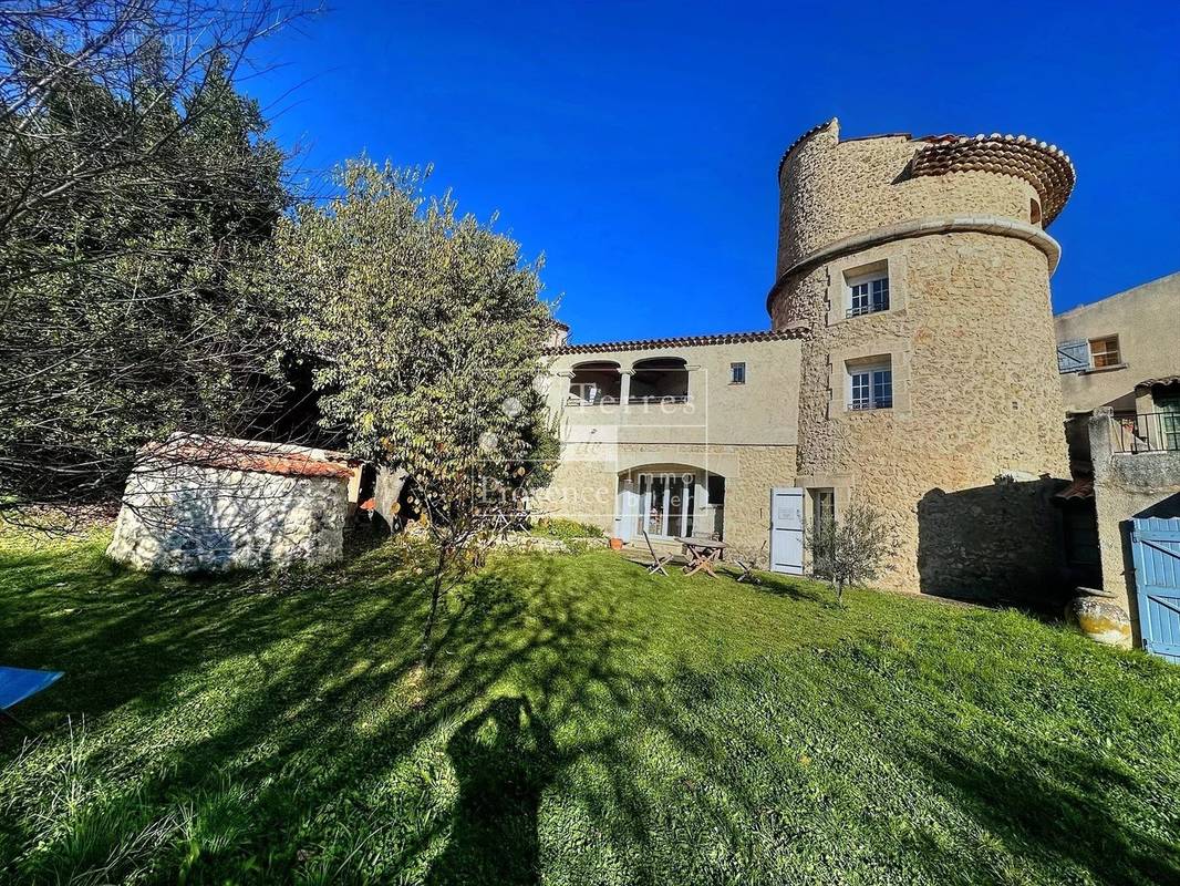 Maison à ARTIGNOSC-SUR-VERDON