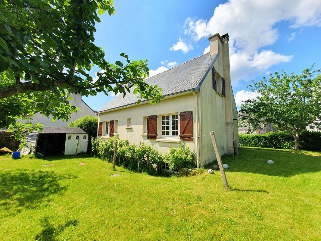 Maison à SAINT-EVARZEC