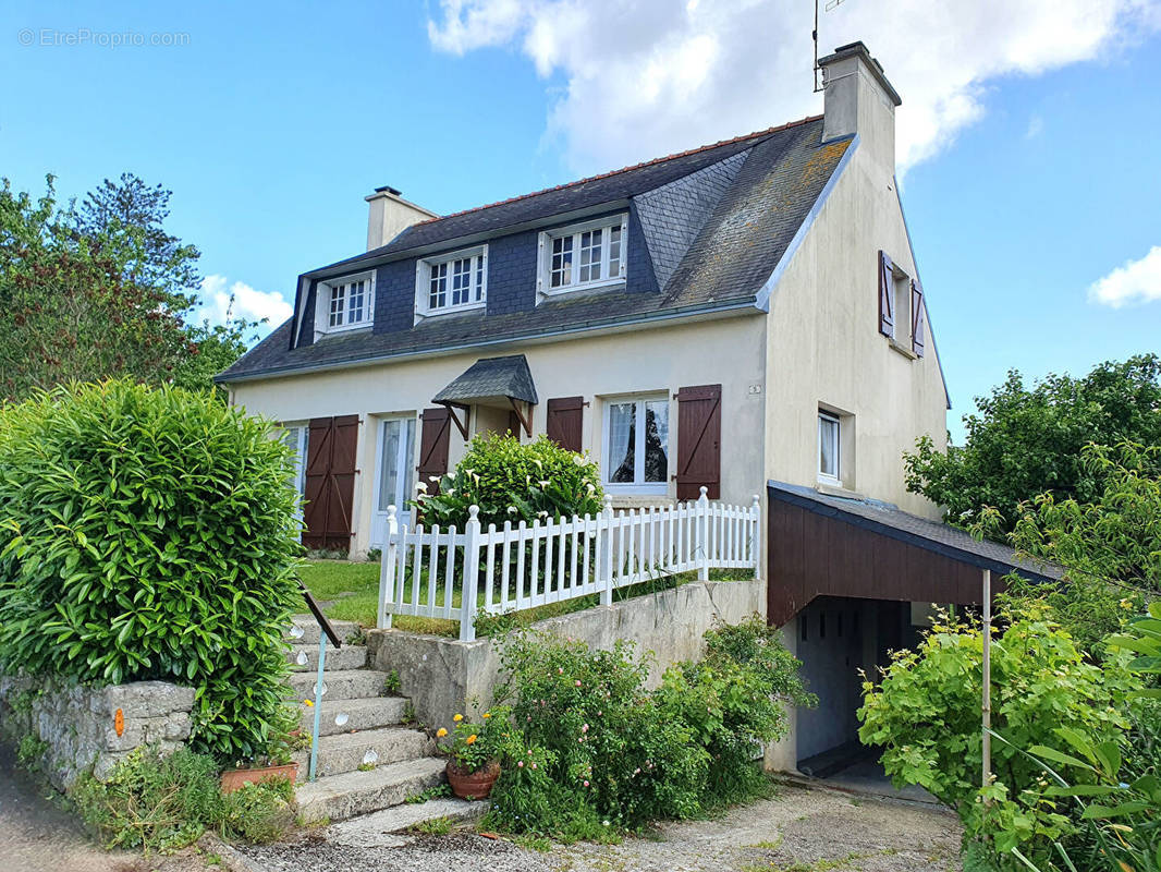 Maison à SAINT-EVARZEC