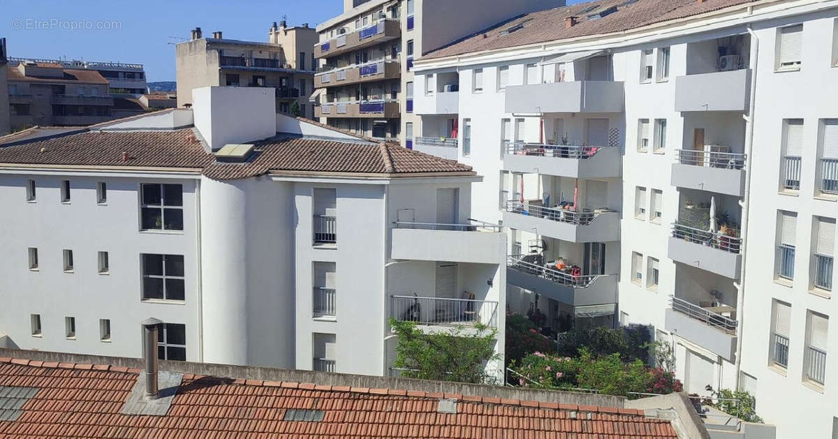 Appartement à MARSEILLE-5E