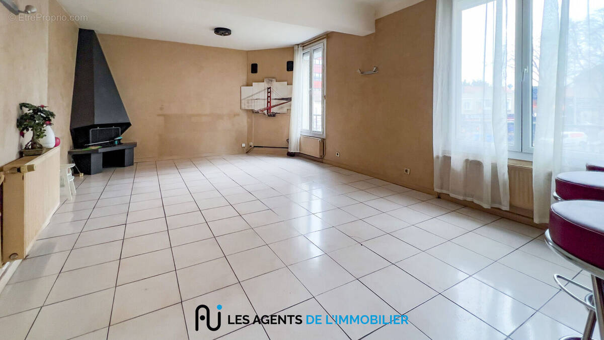 Appartement à NANTERRE