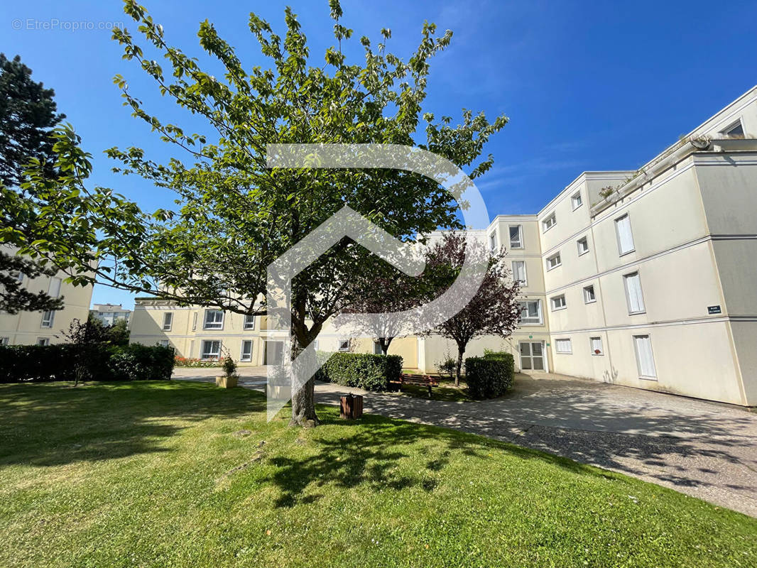 Appartement à MONTIGNY-LE-BRETONNEUX