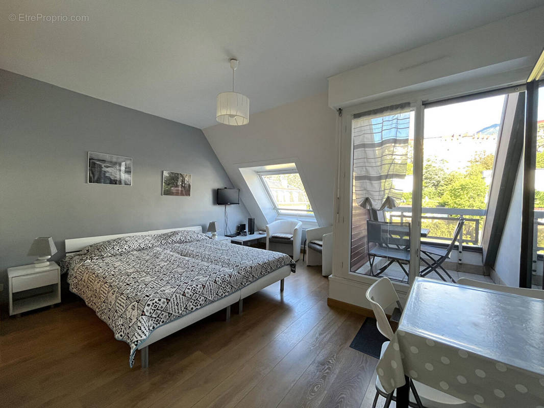 Appartement à AIX-LES-BAINS