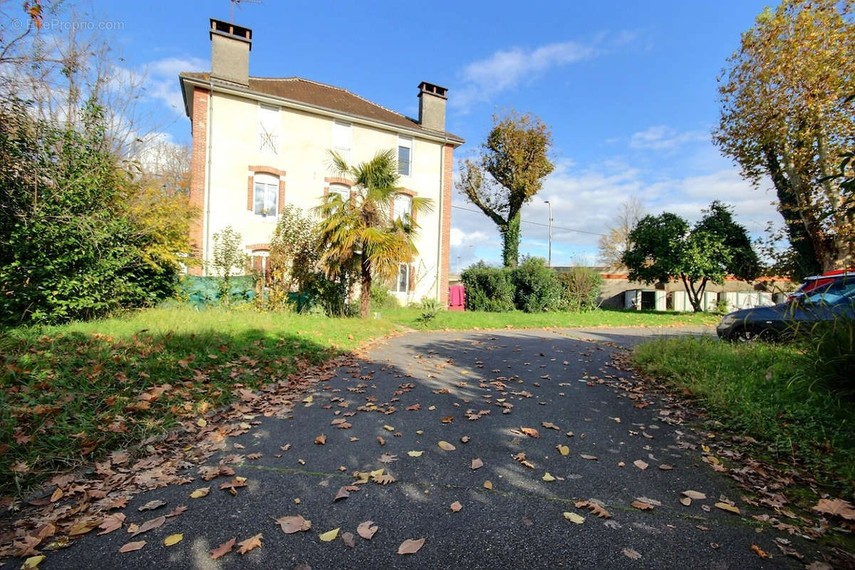 Appartement à LONS