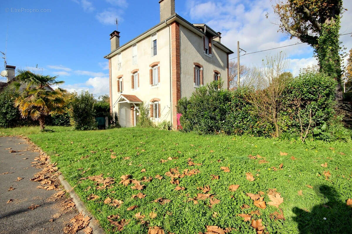 Appartement à LONS