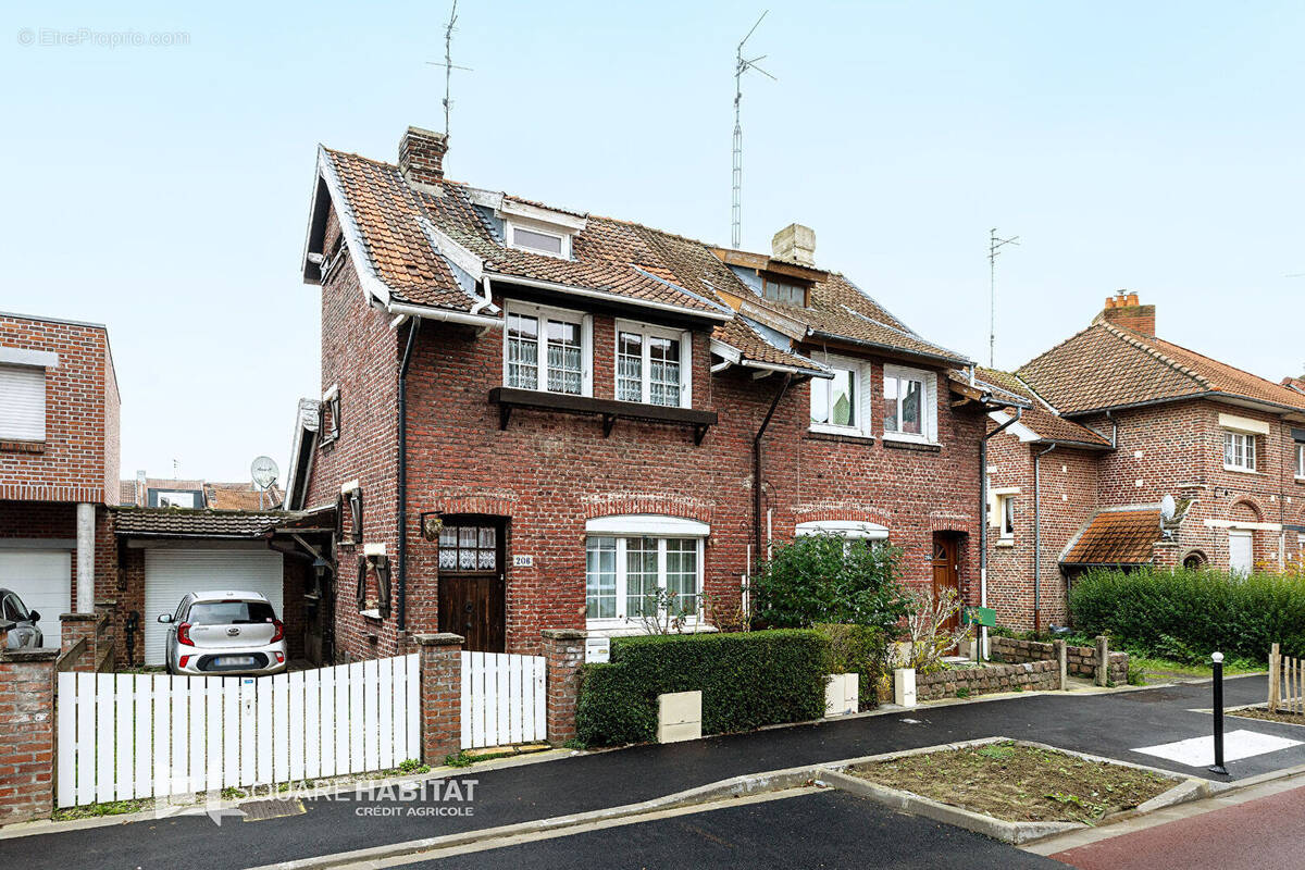 Maison à CROIX