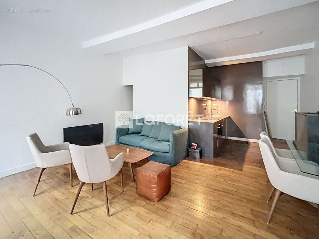 Appartement à PARIS-2E