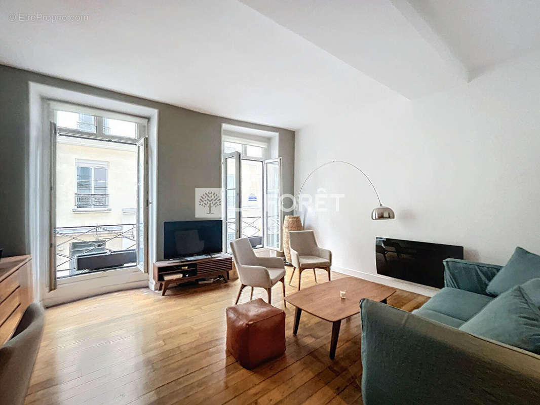 Appartement à PARIS-2E