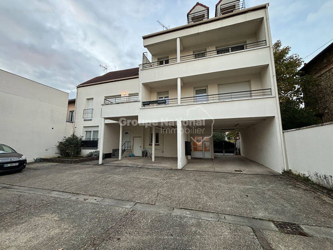 Appartement à BEAUCHAMP